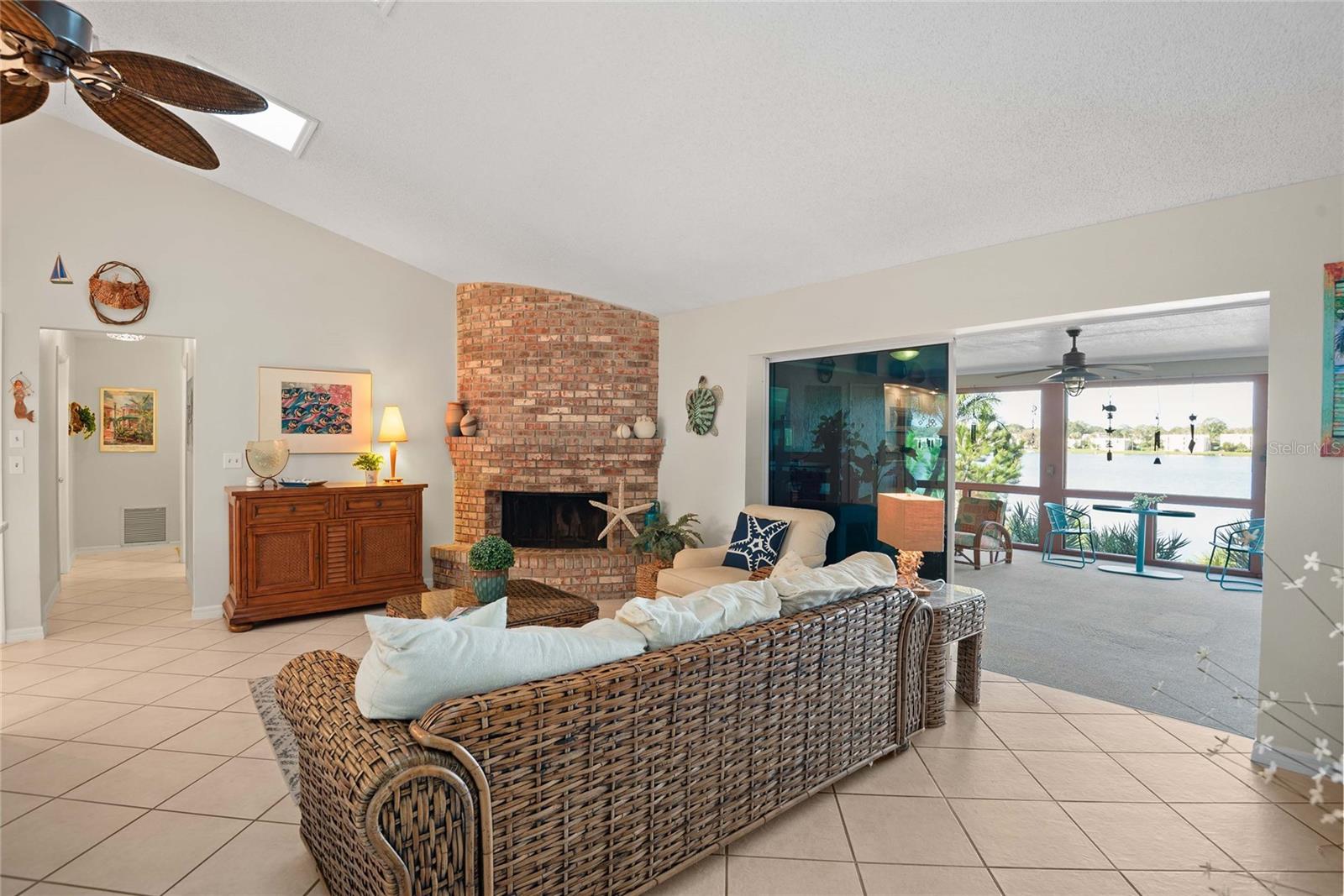 HIDDEN HARBOUR - Residential