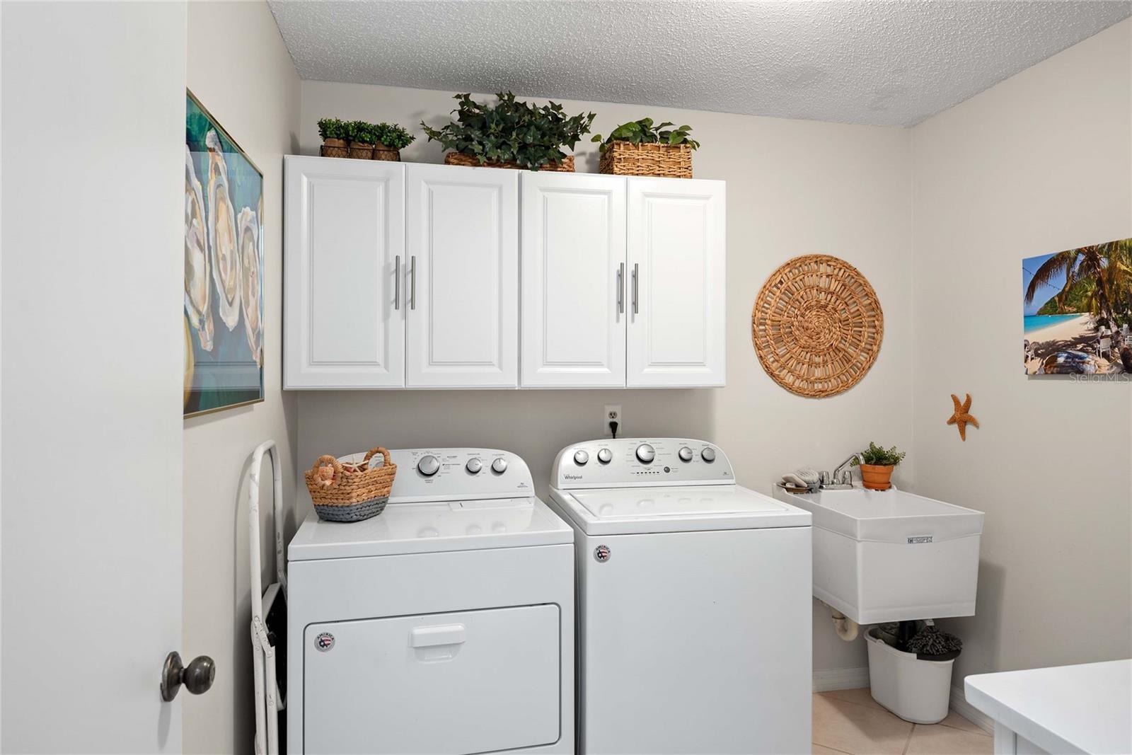 HIDDEN HARBOUR - Residential