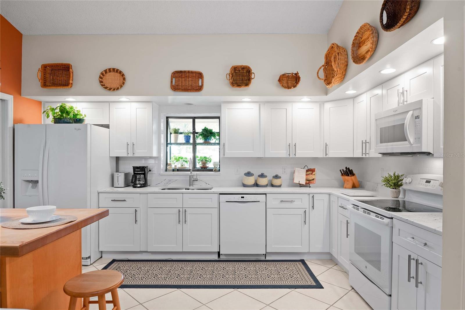 HIDDEN HARBOUR - Residential