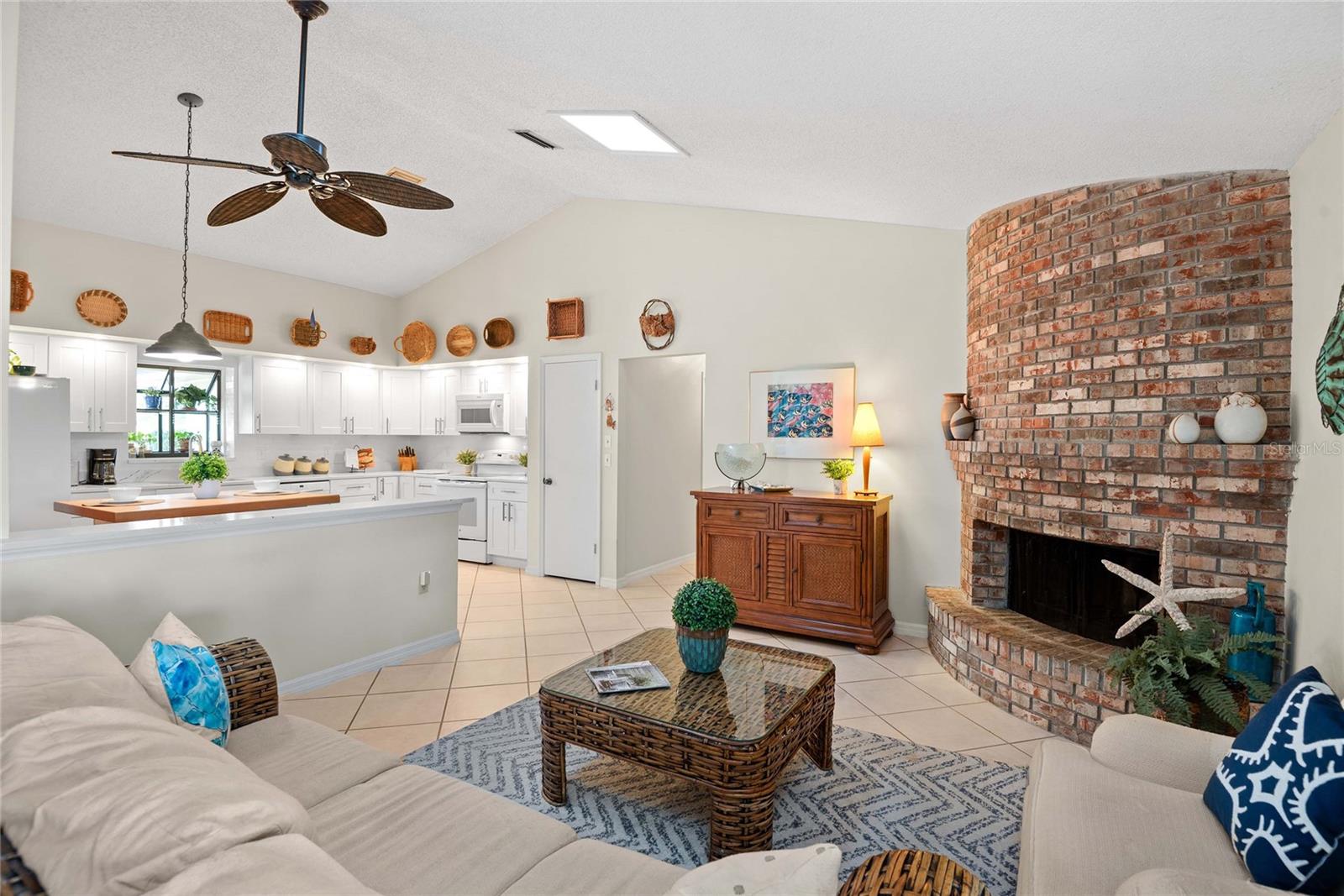 HIDDEN HARBOUR - Residential