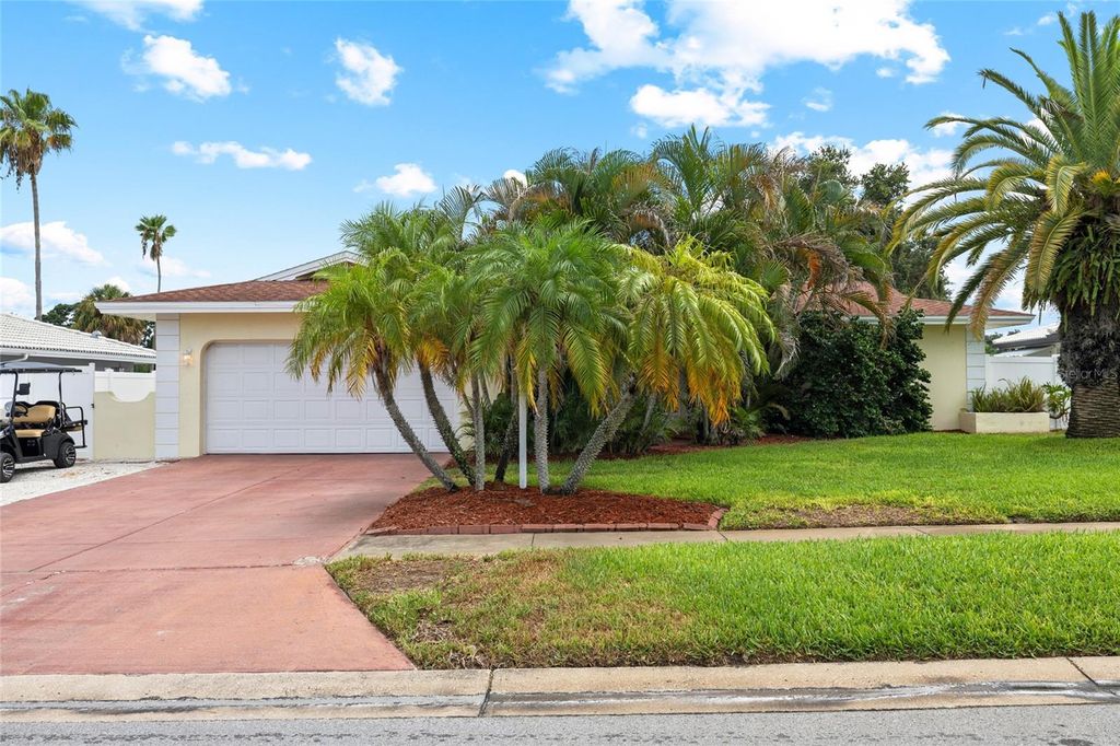 Photo of 1070 Mccarty Street, Dunedin, FL 34698 (MLS # TB8523853)