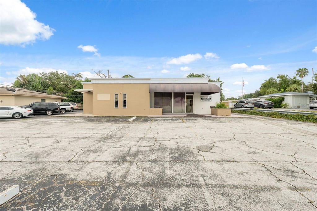 Photo of 2101 Indian Rocks Road S, Largo, FL 33774 (MLS # W7878871)