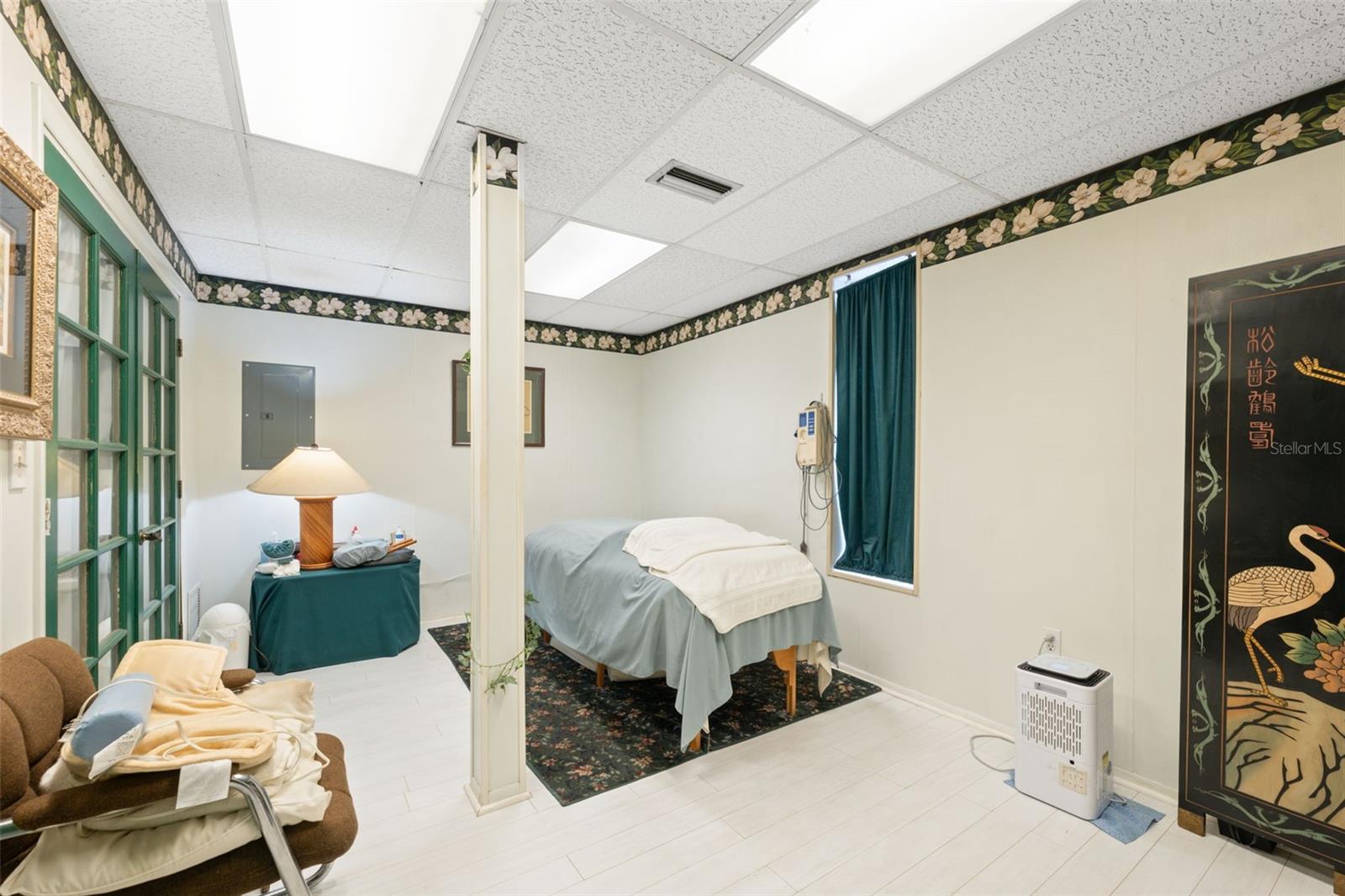 ACREAGE & UNREC - Commercial Sale