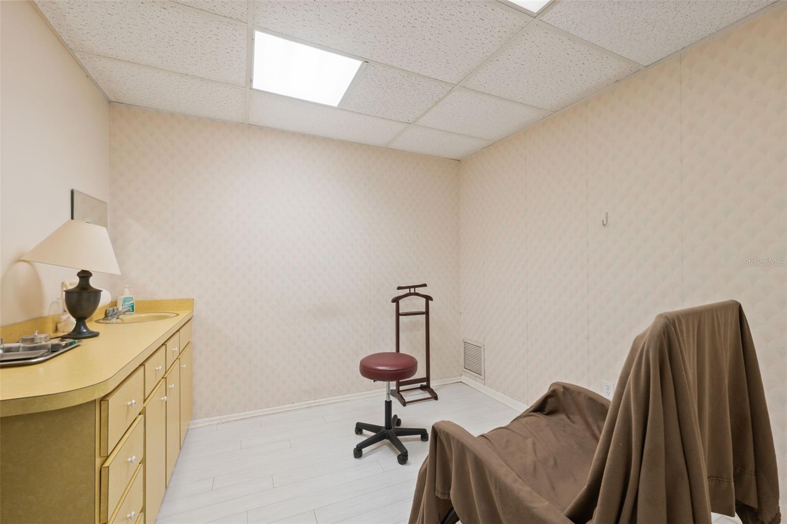 ACREAGE & UNREC - Commercial Sale