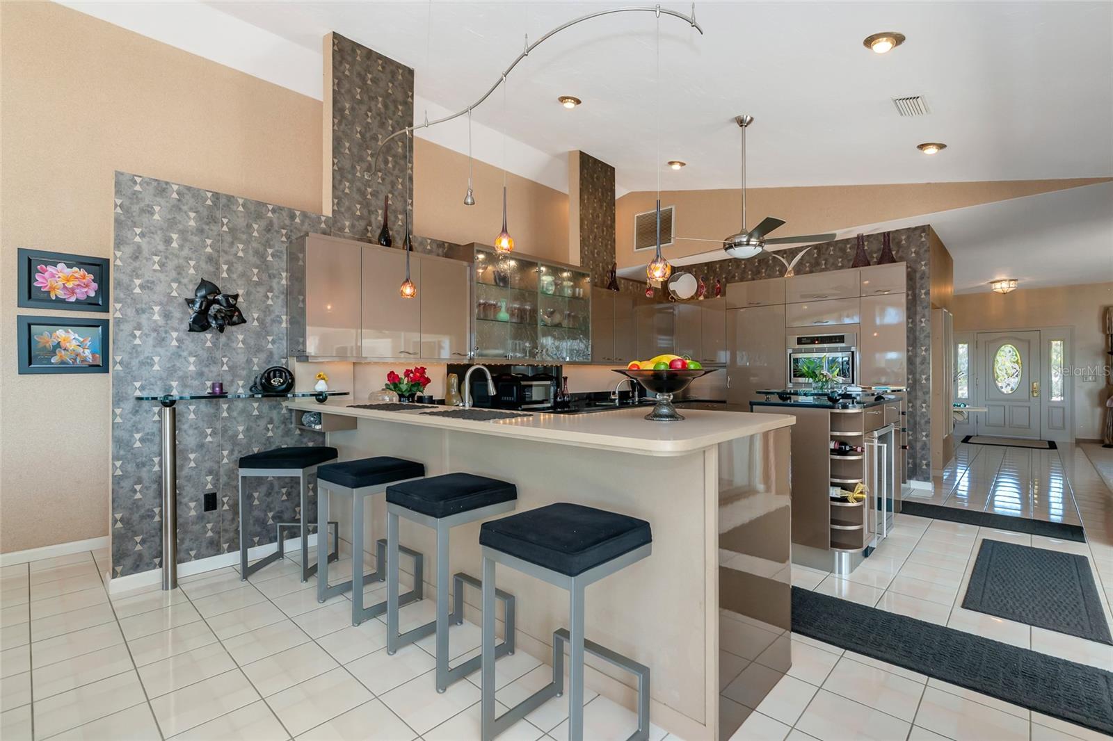 SOUTHBAY YACHT & RACQUET CLUB - Residential