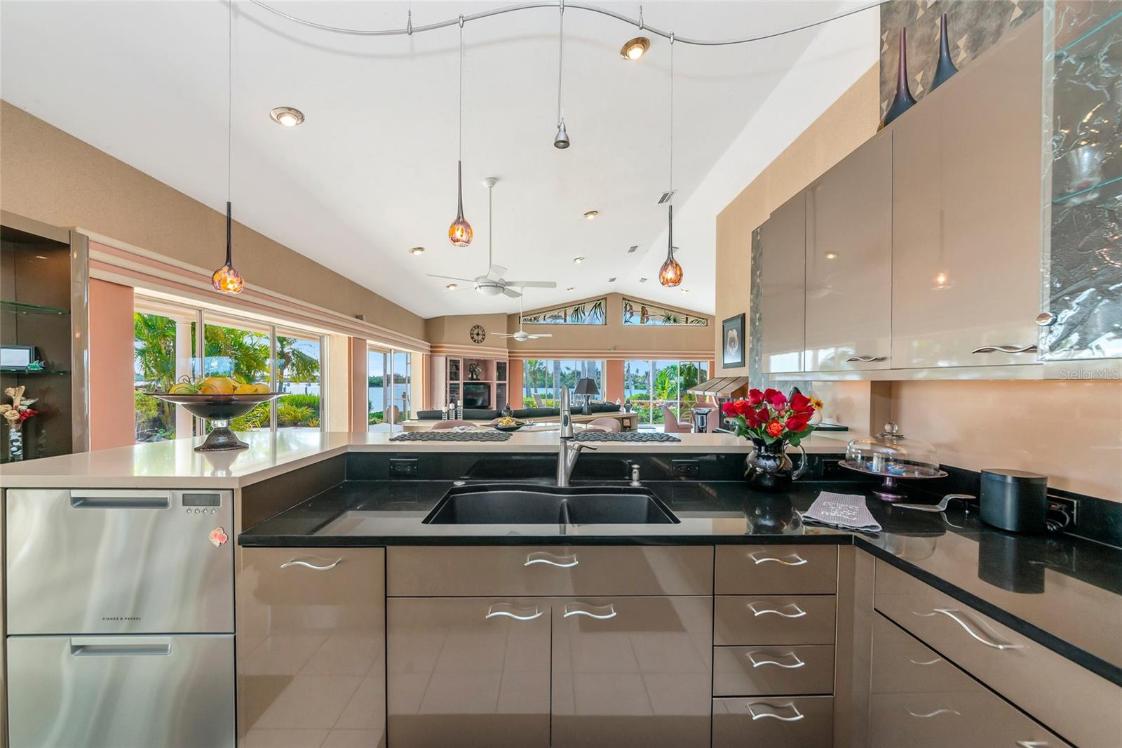 SOUTHBAY YACHT & RACQUET CLUB - Residential