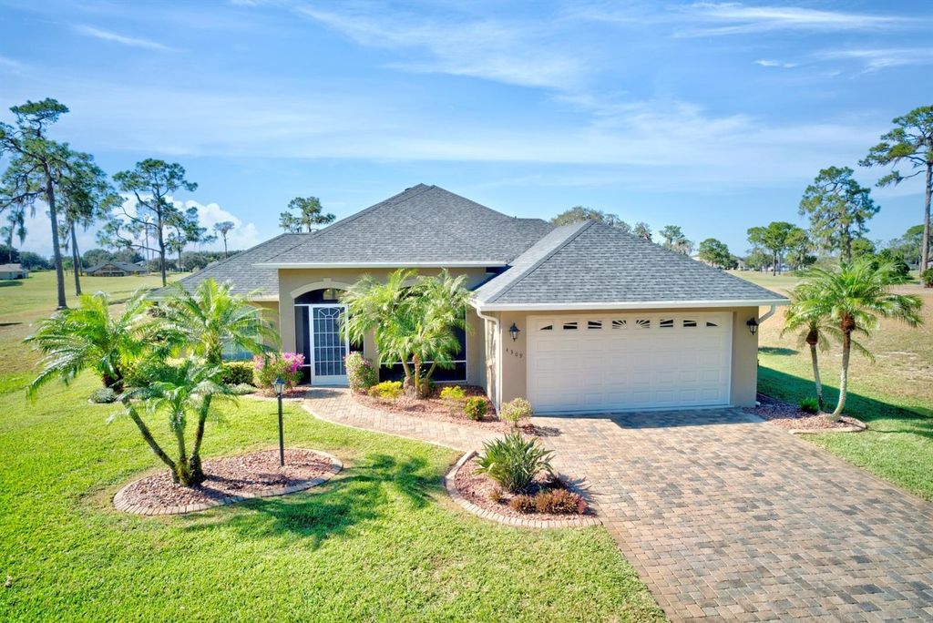 Photo of 4309 N Course Lane, Avon Park, FL 33825 (MLS # L4957404)