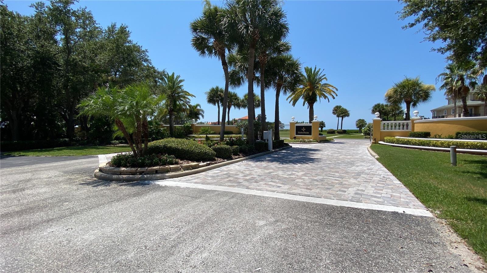 HARBORPOINTE - Residential