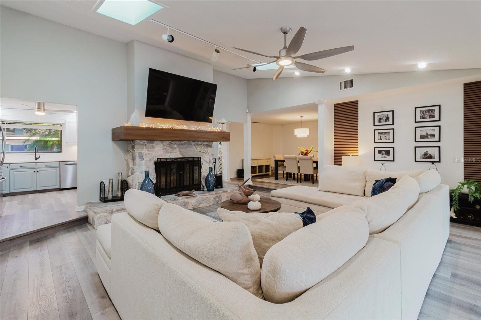 WESTLAKE VILLAGE - Residential