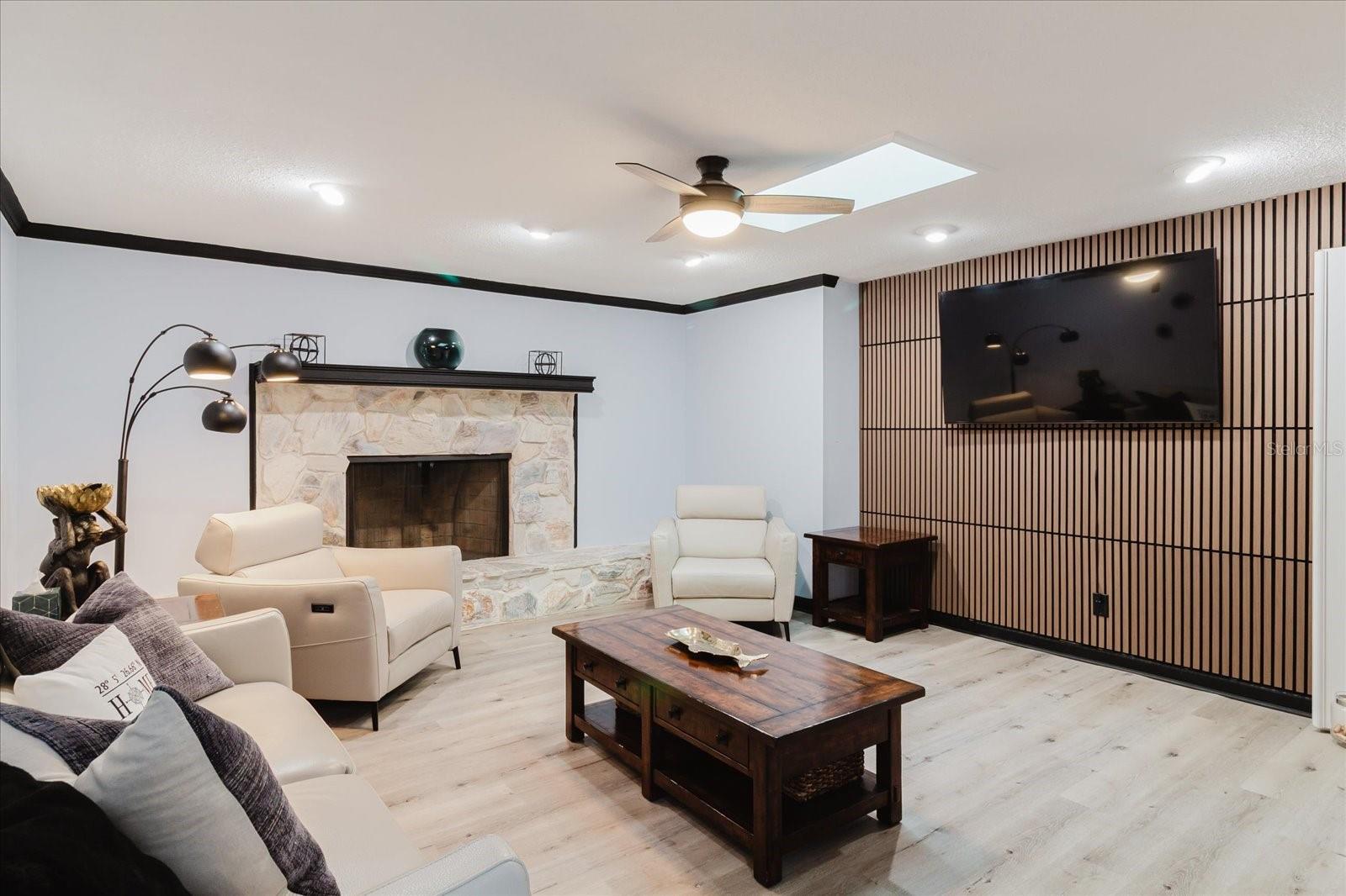 WESTLAKE VILLAGE - Residential