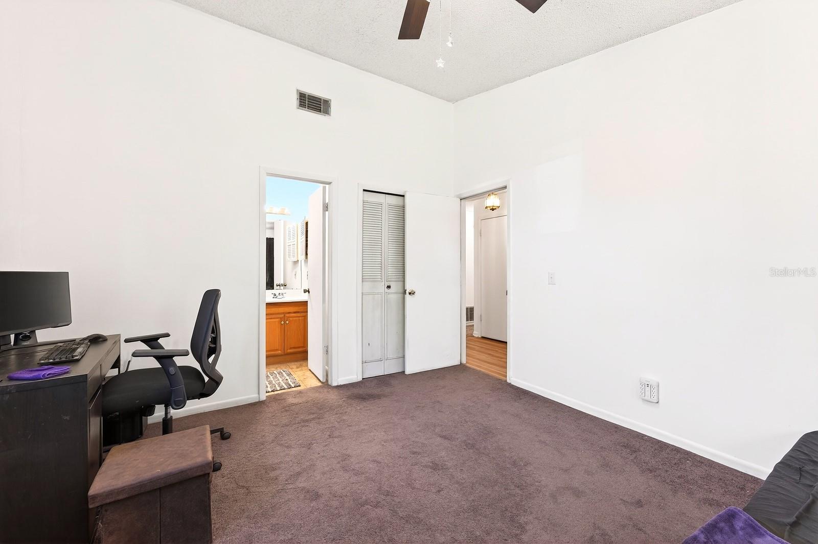 COUNTRYSIDE - Residential