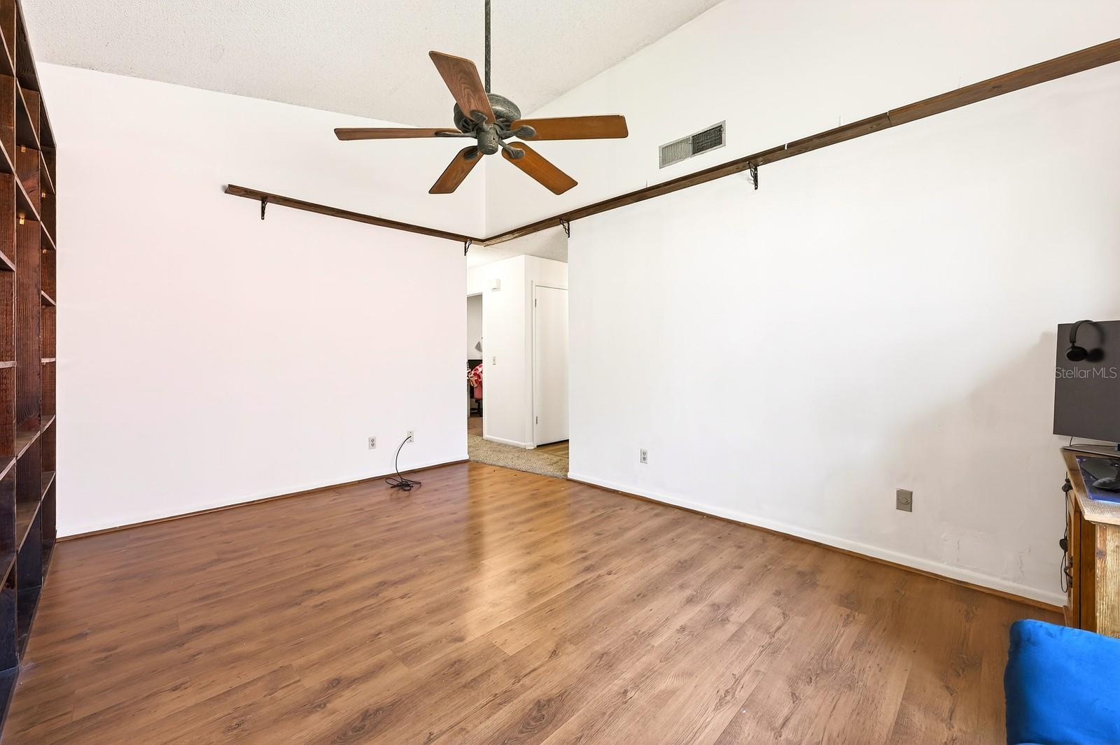 COUNTRYSIDE - Residential