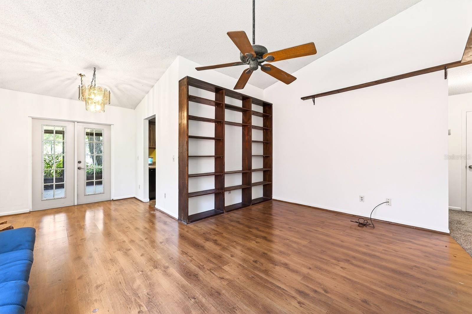 COUNTRYSIDE - Residential