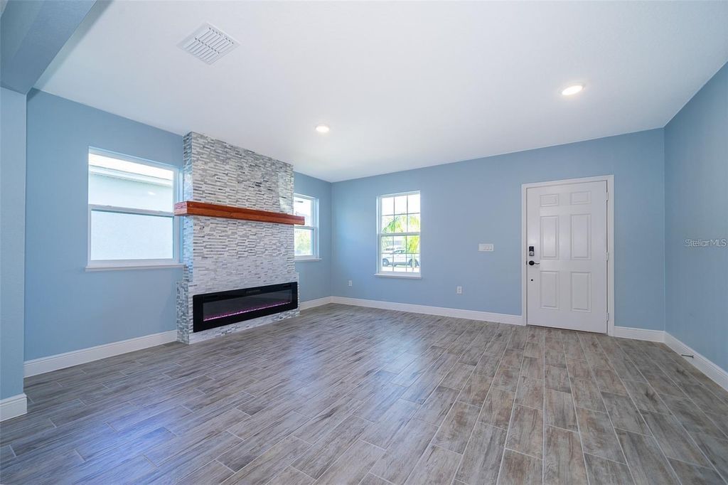 Photo of 626 Taft Drive, Davenport, FL 33837 (MLS # O6354158)