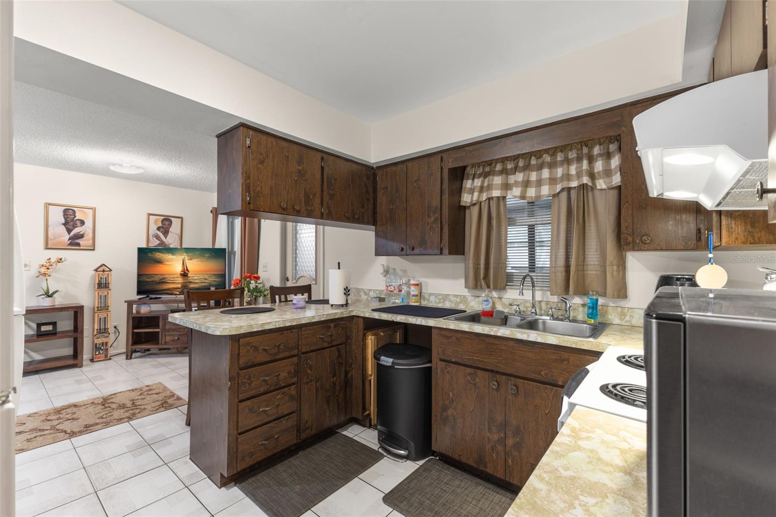 SUNSET HIGHLANDS - Residential