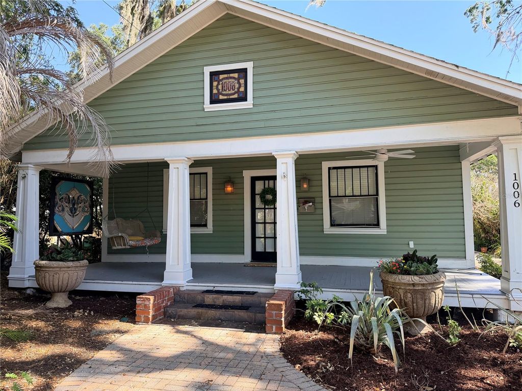 Photo of 1004 Palmer Street, Orlando, FL 32801 (MLS # O6406504)