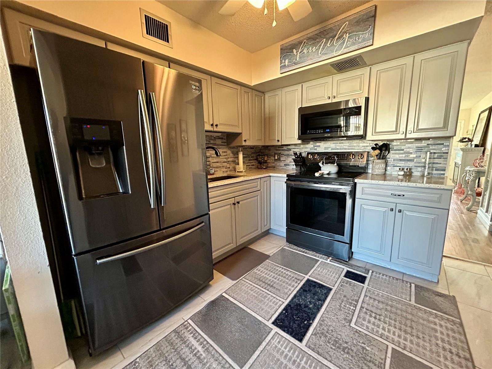 ON TOP OF THE WORLD - Residential