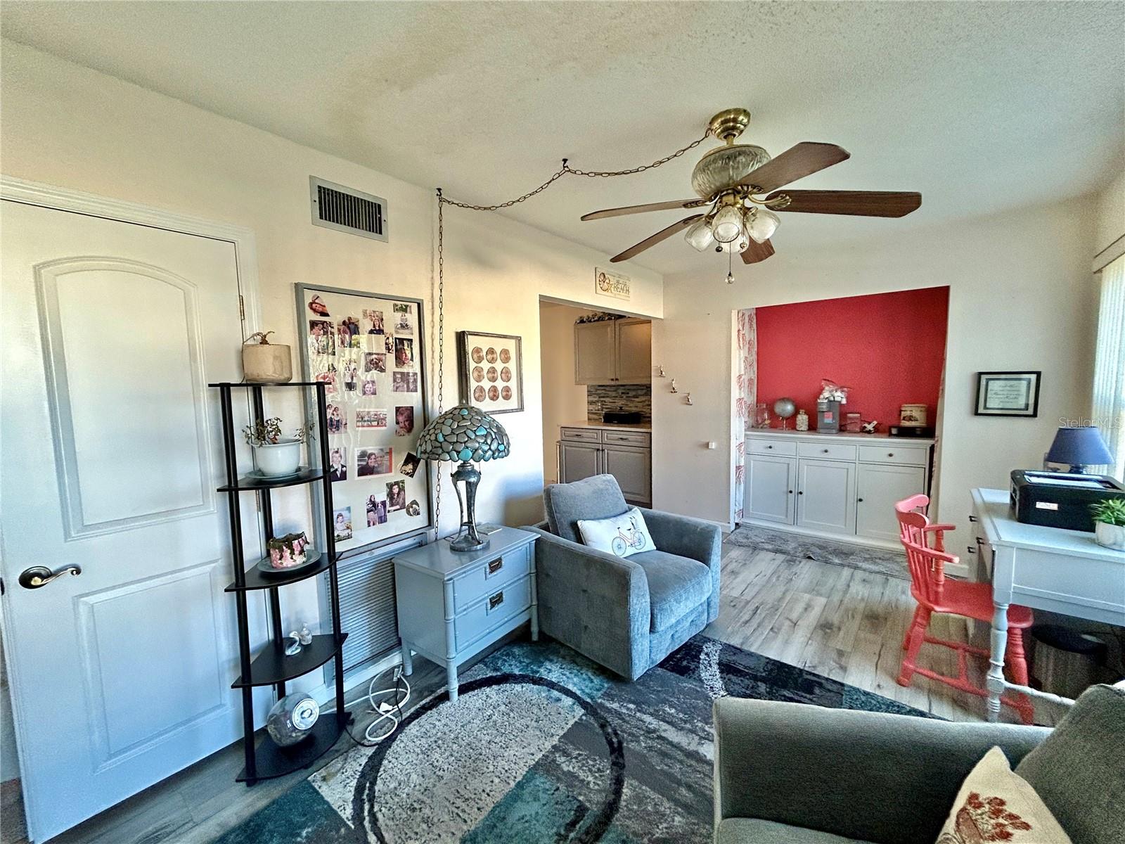 ON TOP OF THE WORLD - Residential