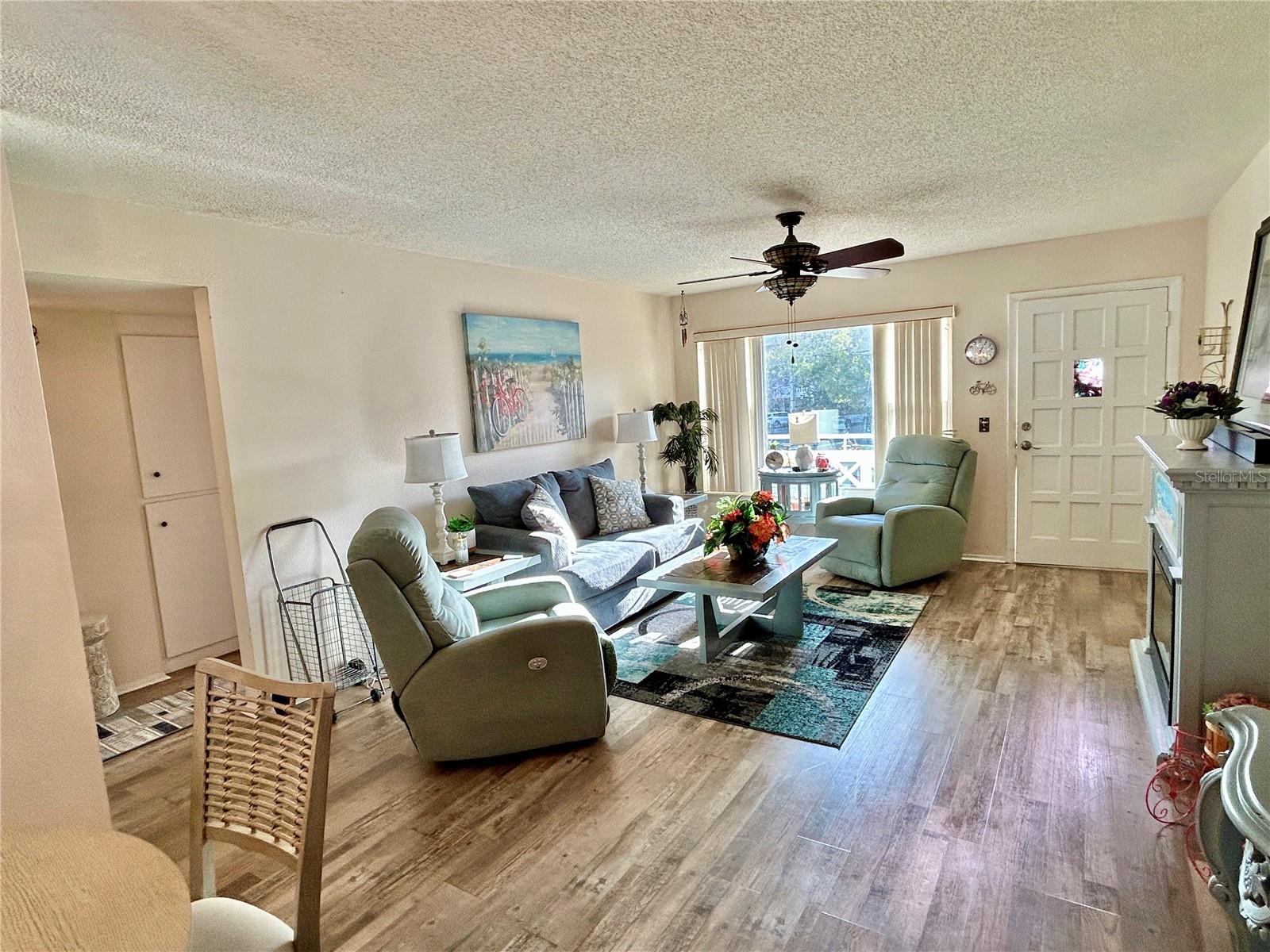 ON TOP OF THE WORLD - Residential