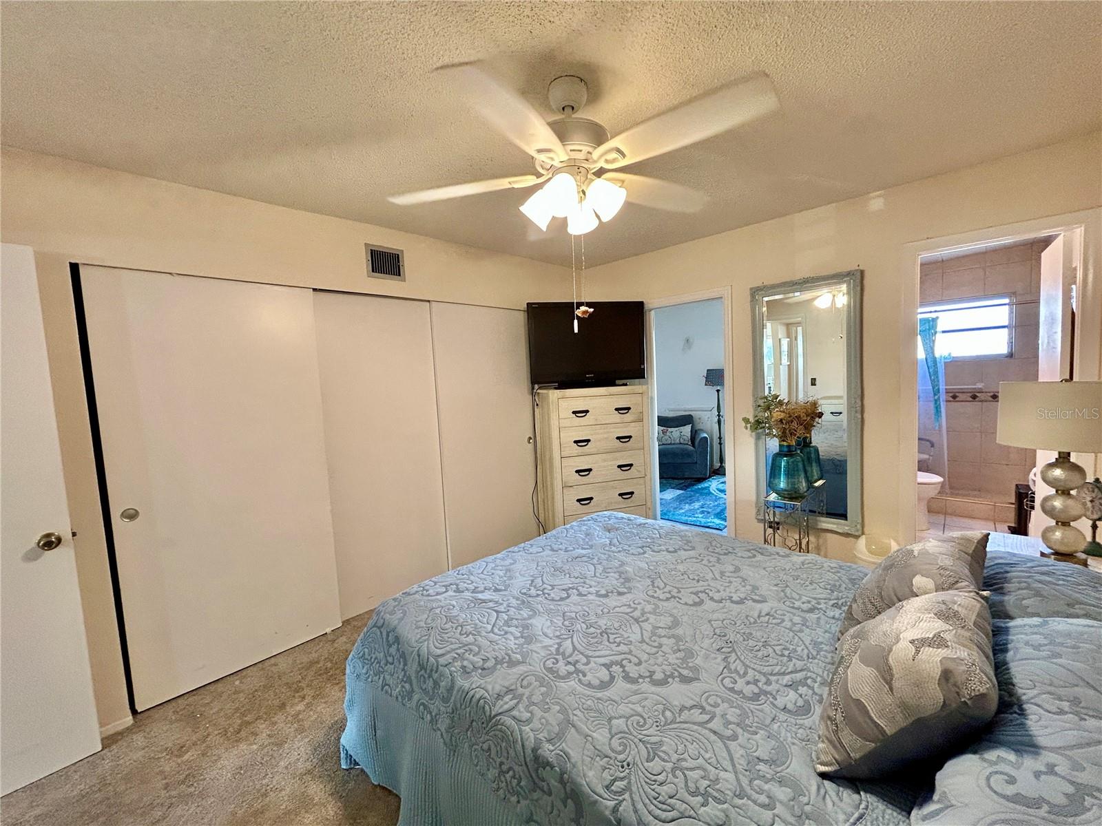 ON TOP OF THE WORLD - Residential