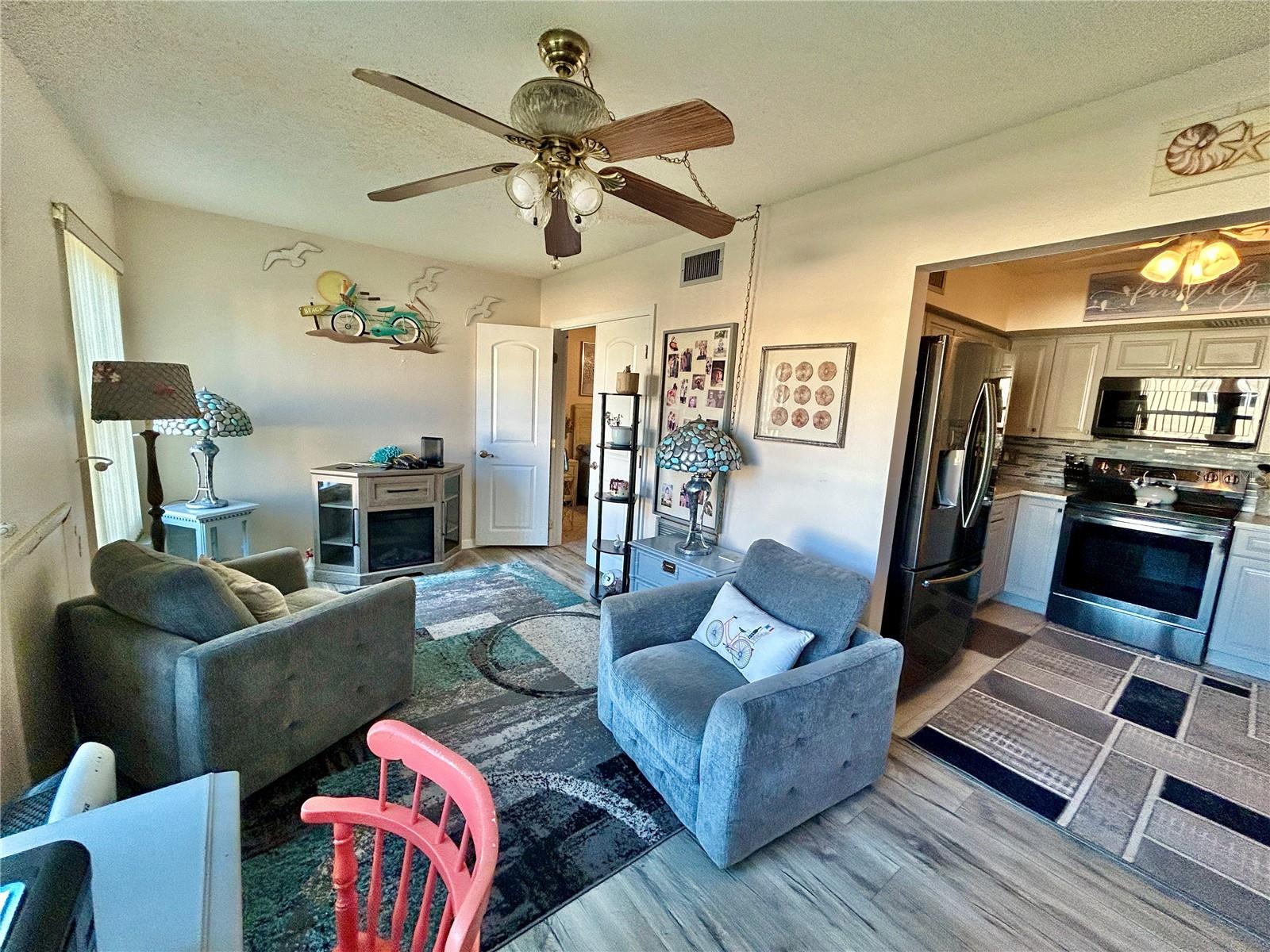 ON TOP OF THE WORLD - Residential