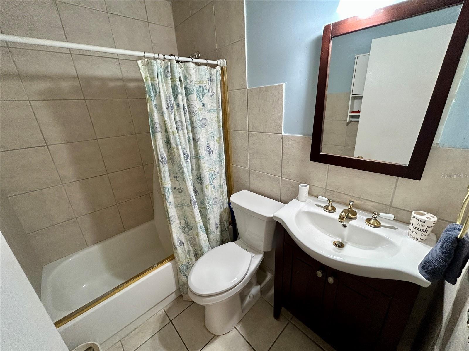 ON TOP OF THE WORLD - Residential