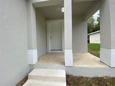 A home in EUSTIS