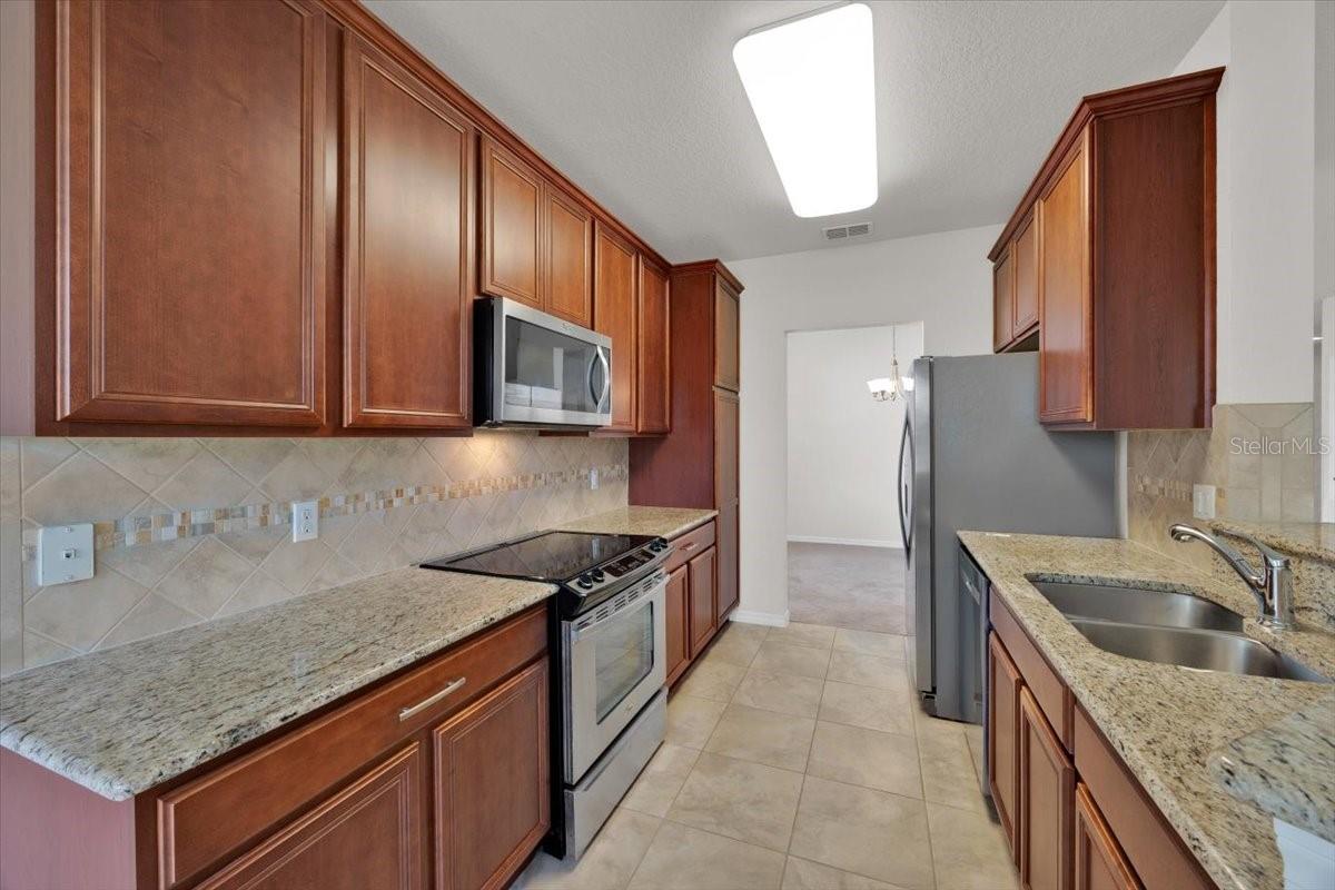 BELLA TRAE PROMENADE AT CHAMPIONS GATE - Residential