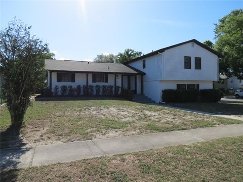 Photo of 622 Palomas Avenue, Ocoee, FL 34761 (MLS # G5111339)