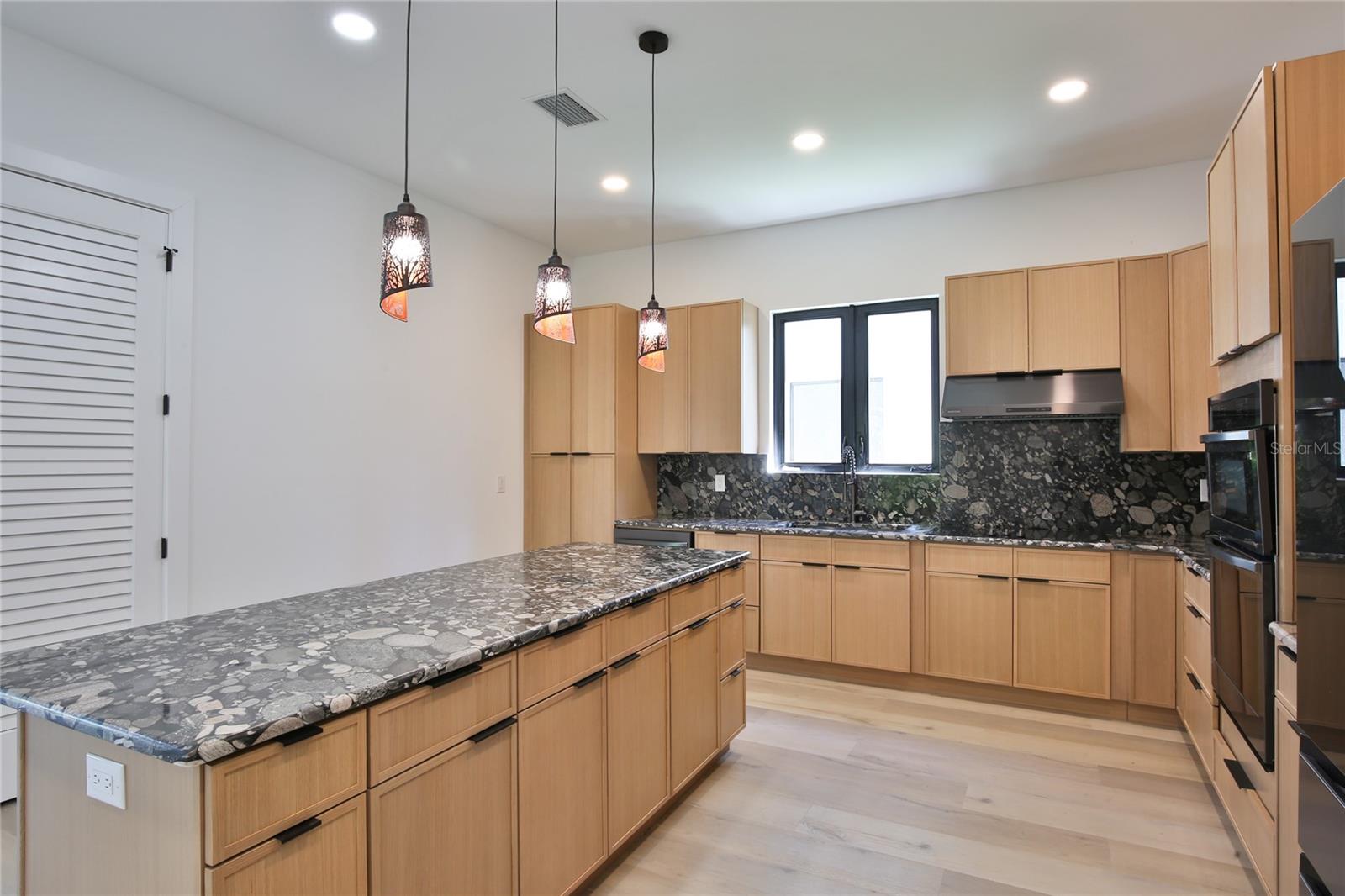 RIDGEWOOD - Residential Lease