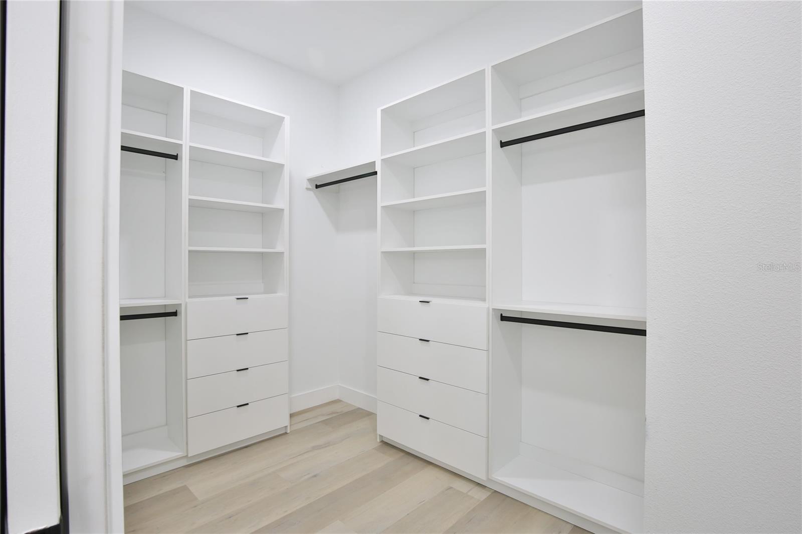 RIDGEWOOD - Residential Lease