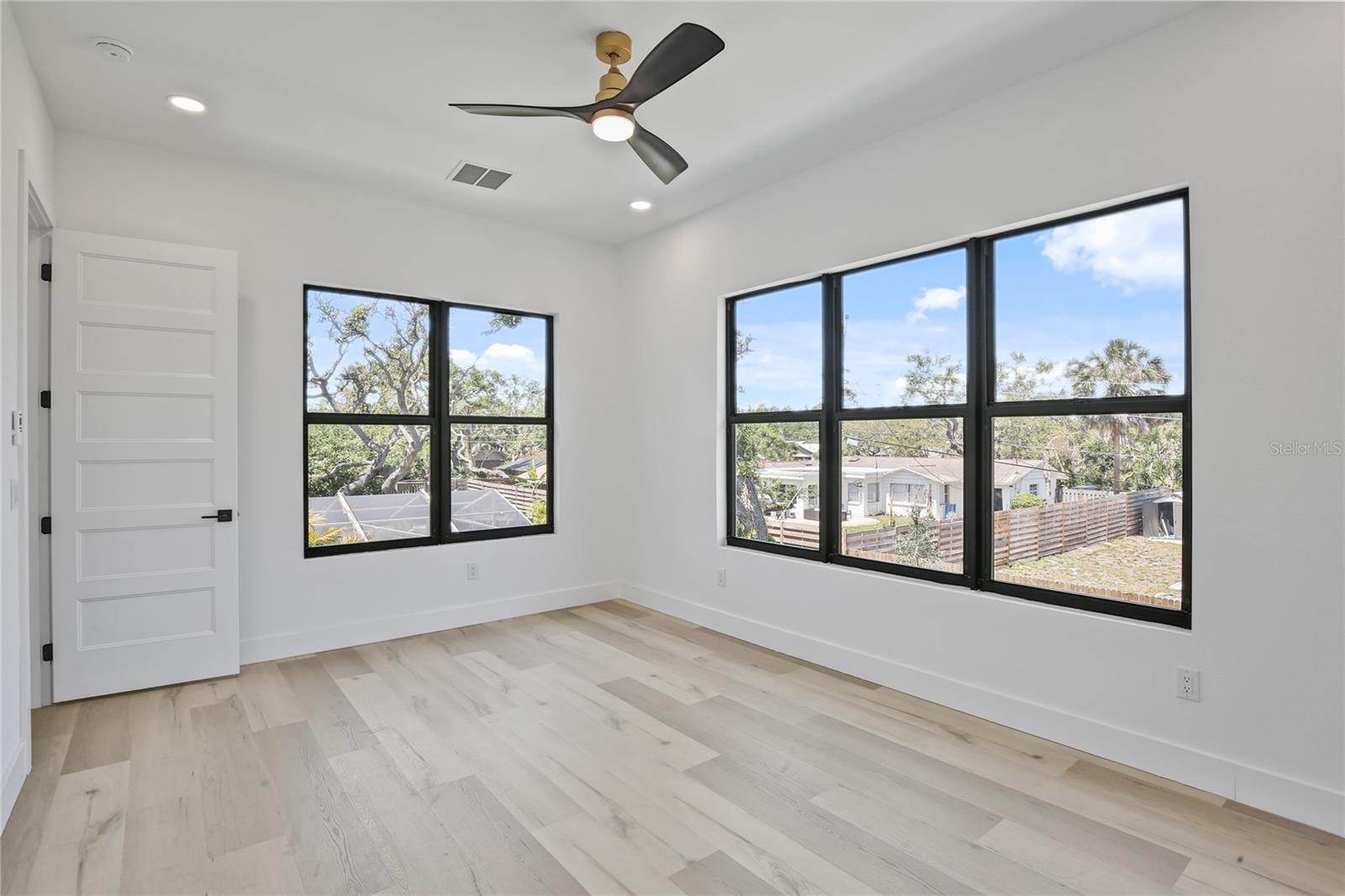 RIDGEWOOD - Residential Lease