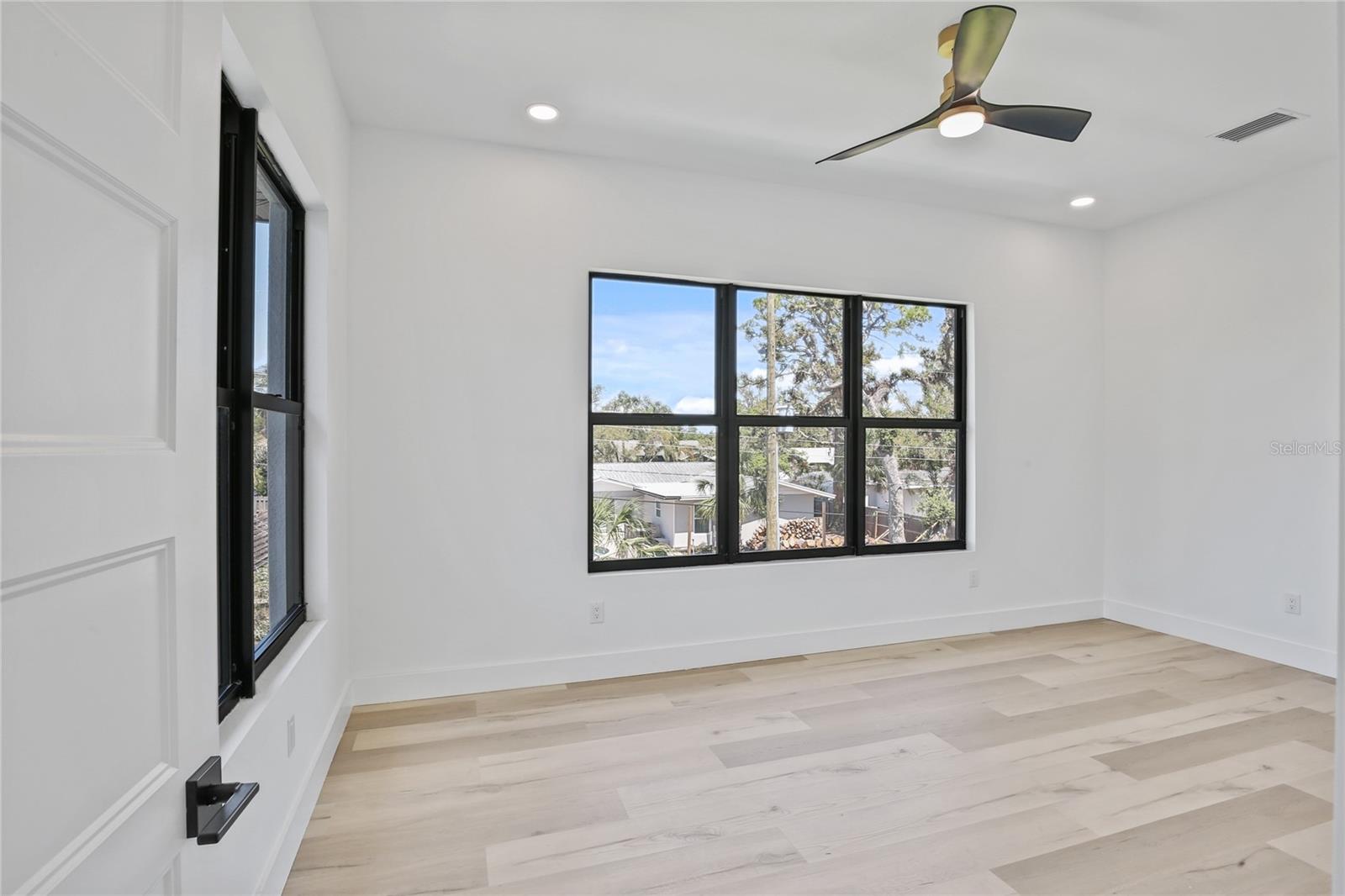 RIDGEWOOD - Residential Lease