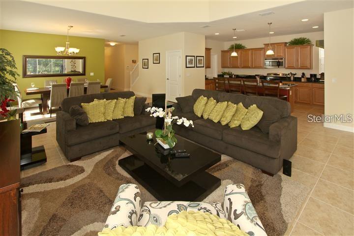 PARADISE PALMS RESORT PH 2 - Residential Lease