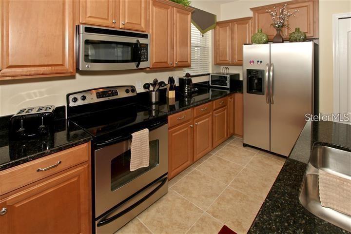 PARADISE PALMS RESORT PH 2 - Residential Lease