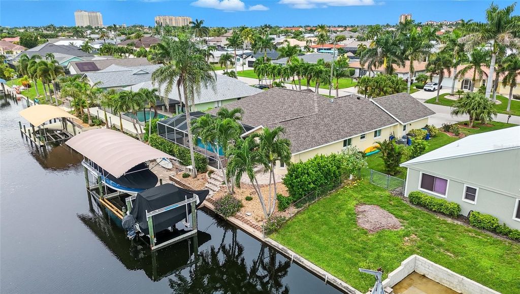 Photo of 5317 SW 9th Place, Cape Coral, FL 33914 (MLS # C7514737)