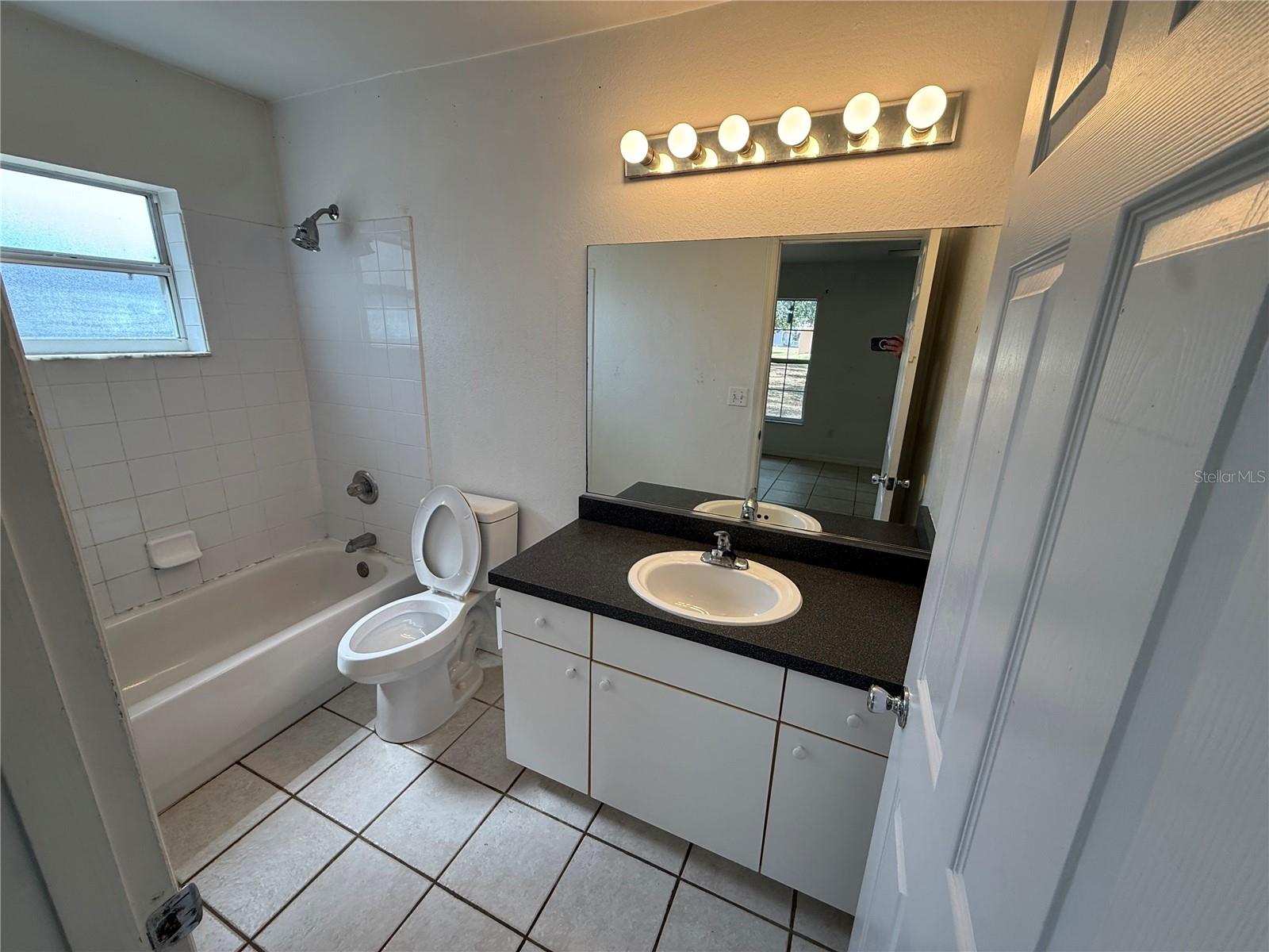 LEIGHTON ESTATE - Residential Lease