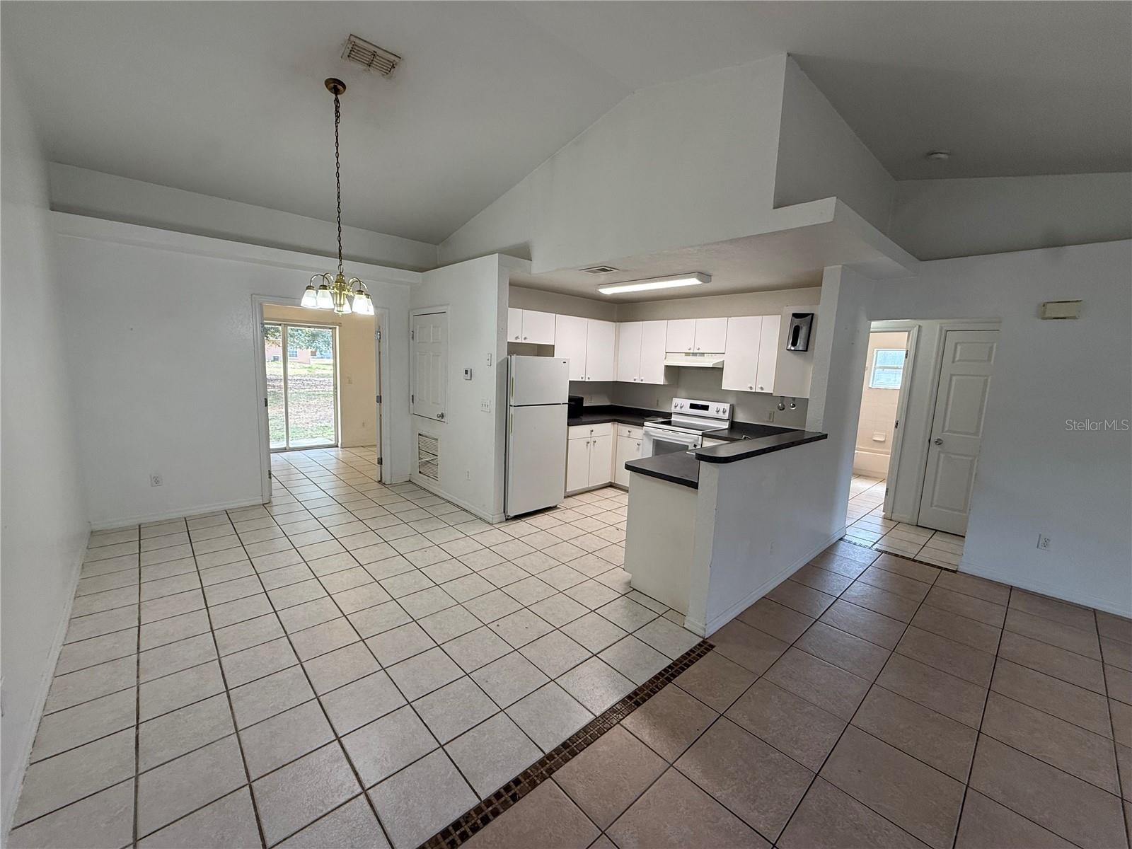 LEIGHTON ESTATE - Residential Lease