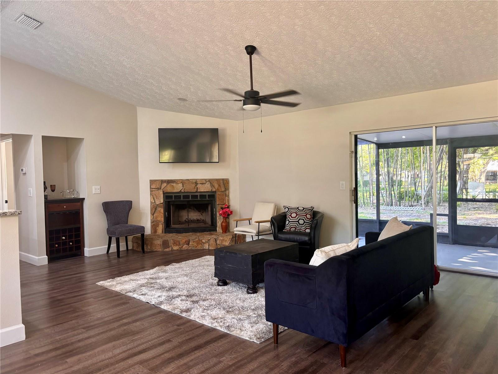 HIDDEN MEADOWS - Residential