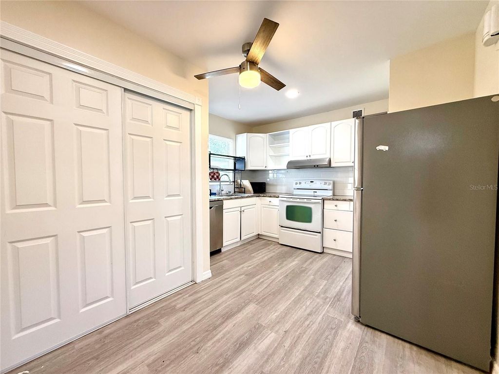 Photo of 2658 Nassau Street, Sarasota, FL 34231 (MLS # A4690127)