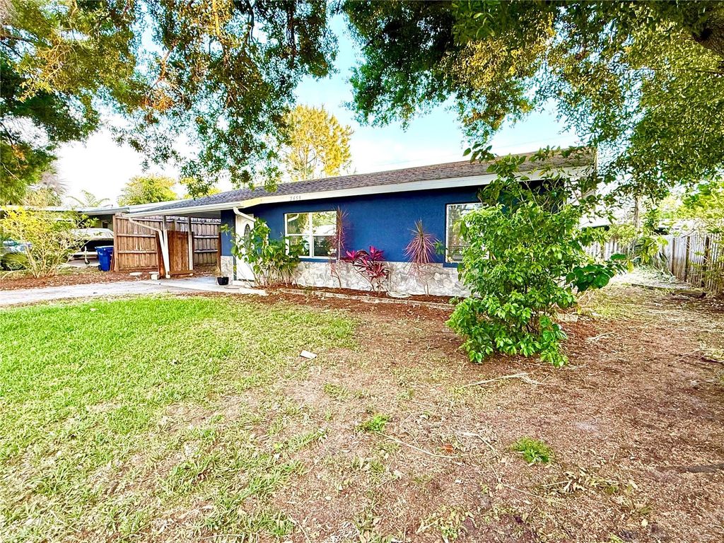 Photo of 2658 Nassau Street, Sarasota, FL 34231 (MLS # A4690127)