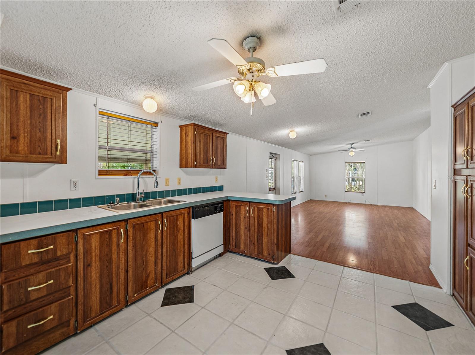 COUNTRY KNOLL PH 02 - Residential