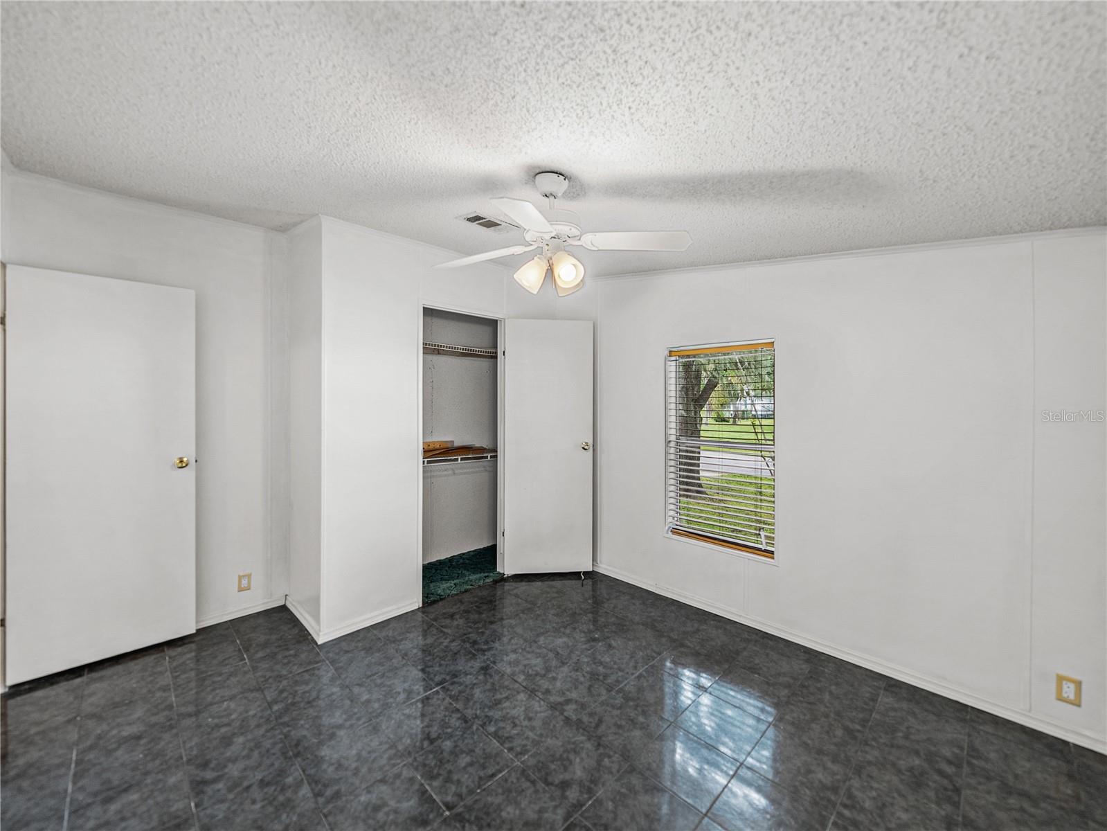 COUNTRY KNOLL PH 02 - Residential