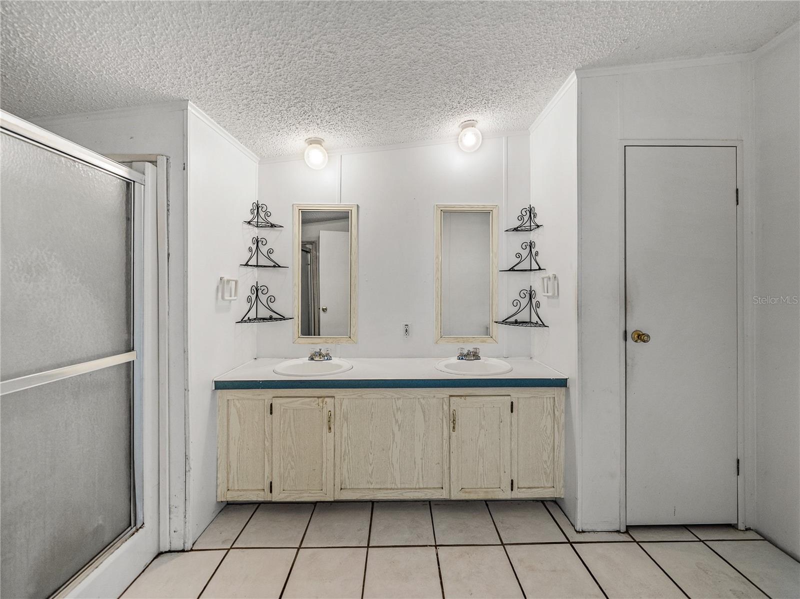 COUNTRY KNOLL PH 02 - Residential