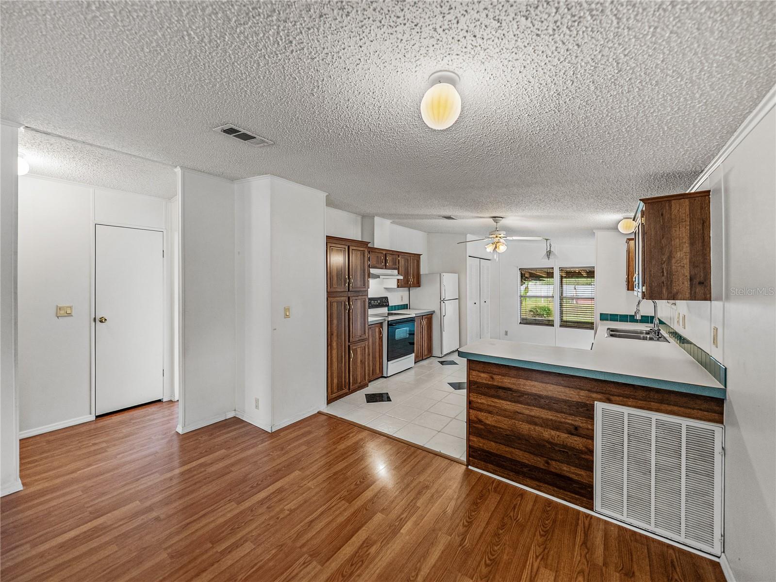 COUNTRY KNOLL PH 02 - Residential