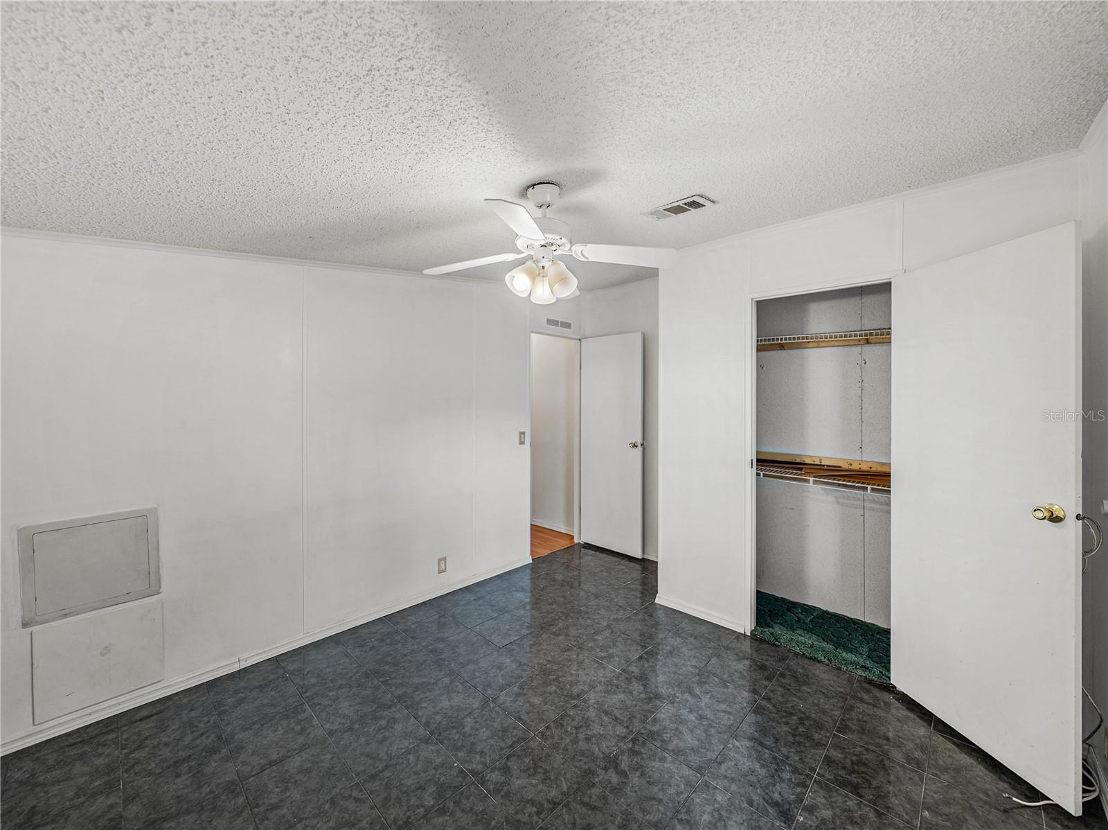 COUNTRY KNOLL PH 02 - Residential