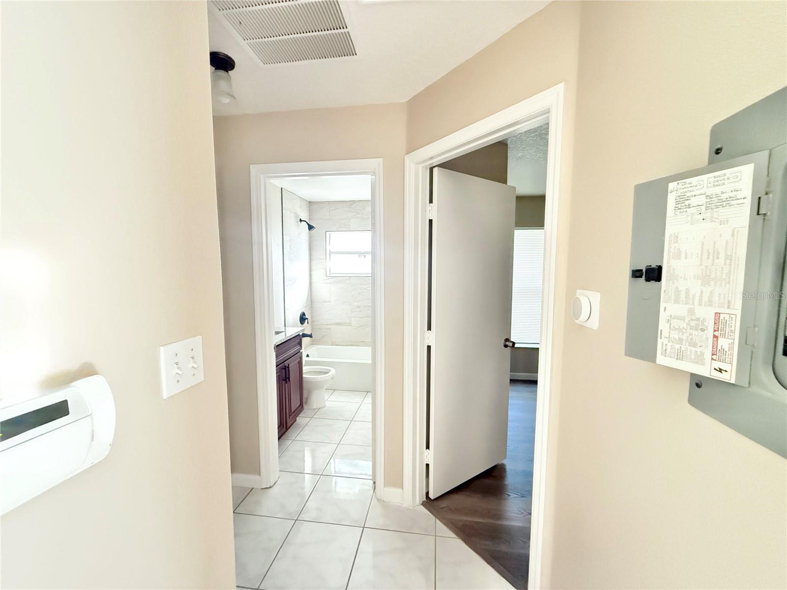 HARBOR TOWN - Residential Lease