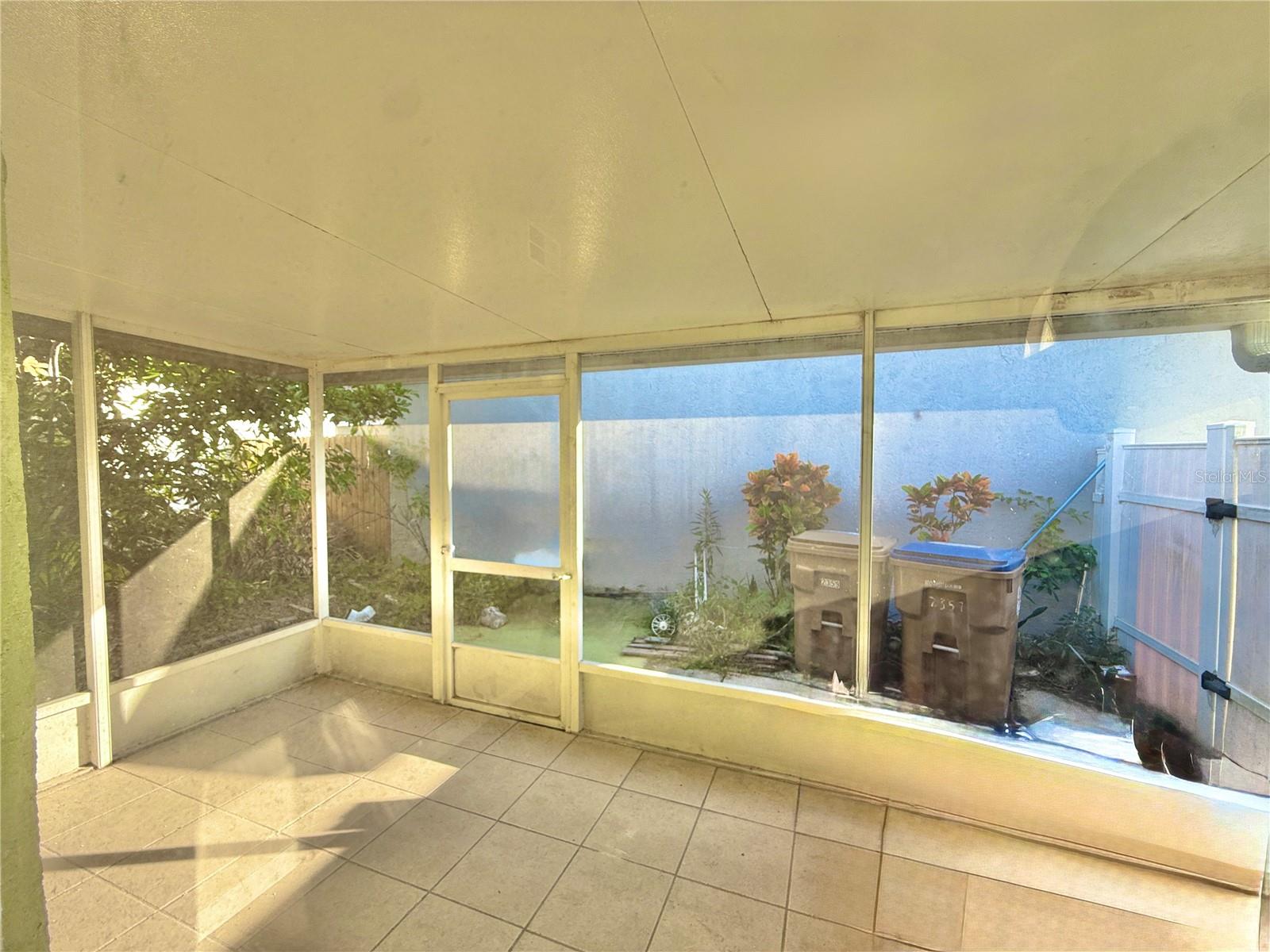 HARBOR TOWN - Residential Lease