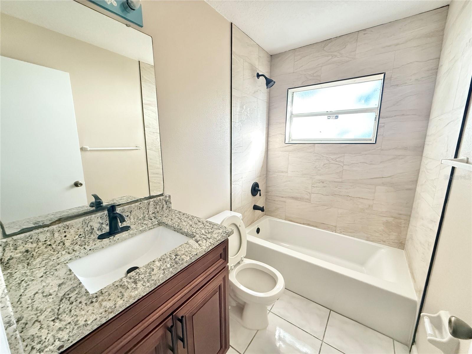 HARBOR TOWN - Residential Lease