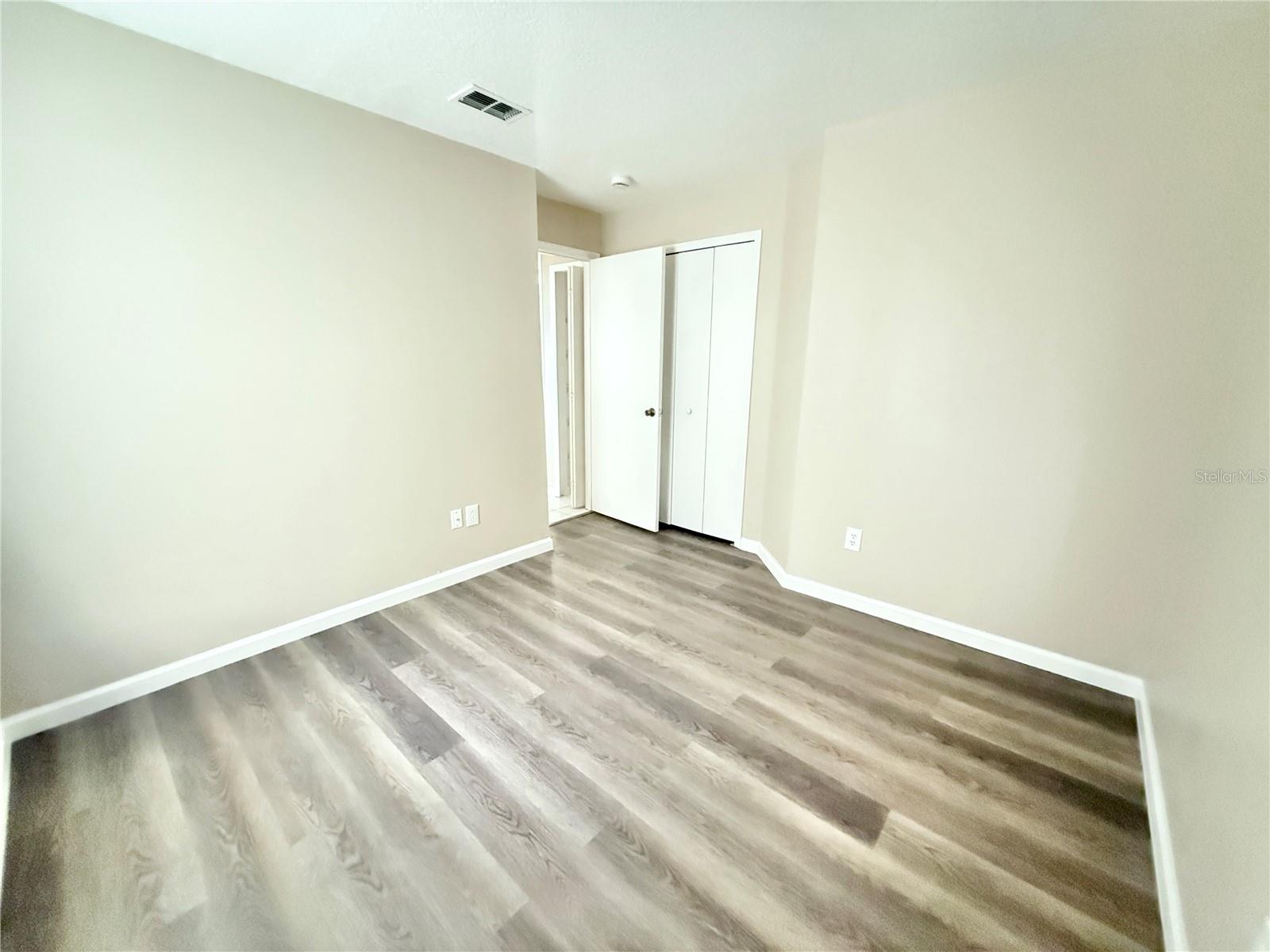 HARBOR TOWN - Residential Lease